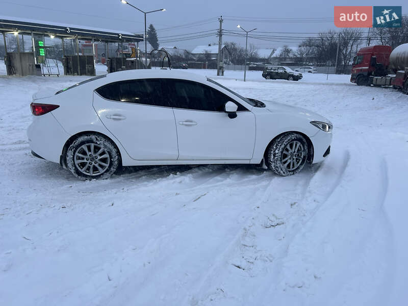 Седан Mazda 3 2015 в Києві