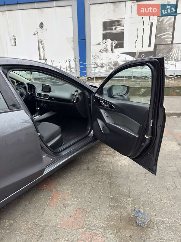 Седан Mazda 3 2014 в Запоріжжі