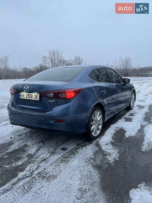 Седан Mazda 3 2016 в Павлограде