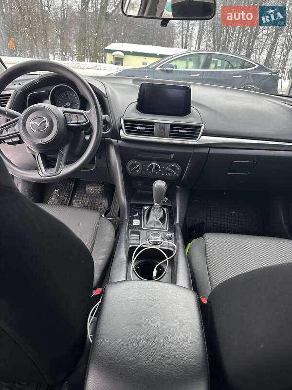 Седан Mazda 3 2018 в Києві