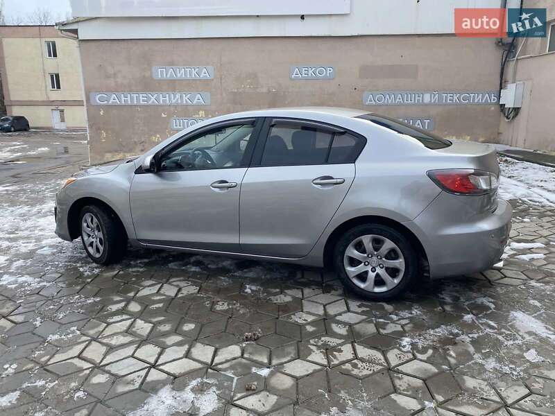 Седан Mazda 3 2013 в Миколаєві