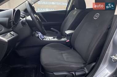 Седан Mazda 3 2013 в Миколаєві