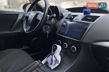 Седан Mazda 3 2013 в Миколаєві