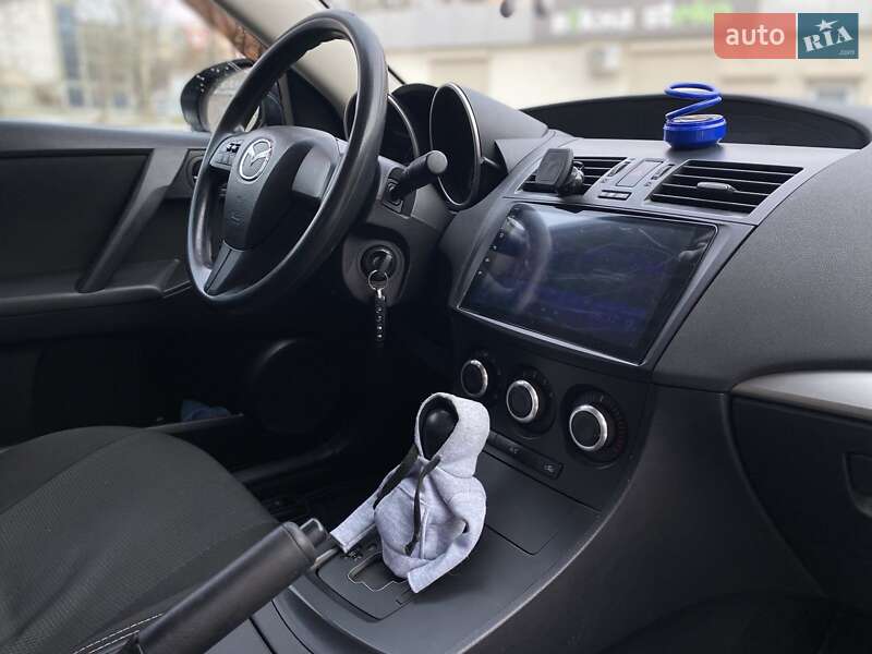 Седан Mazda 3 2013 в Миколаєві