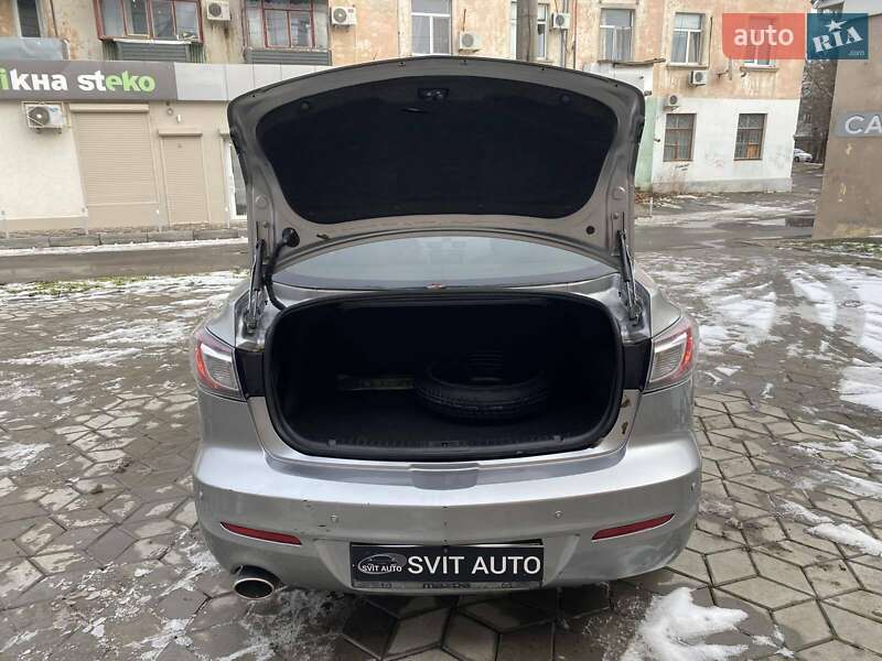 Седан Mazda 3 2013 в Миколаєві