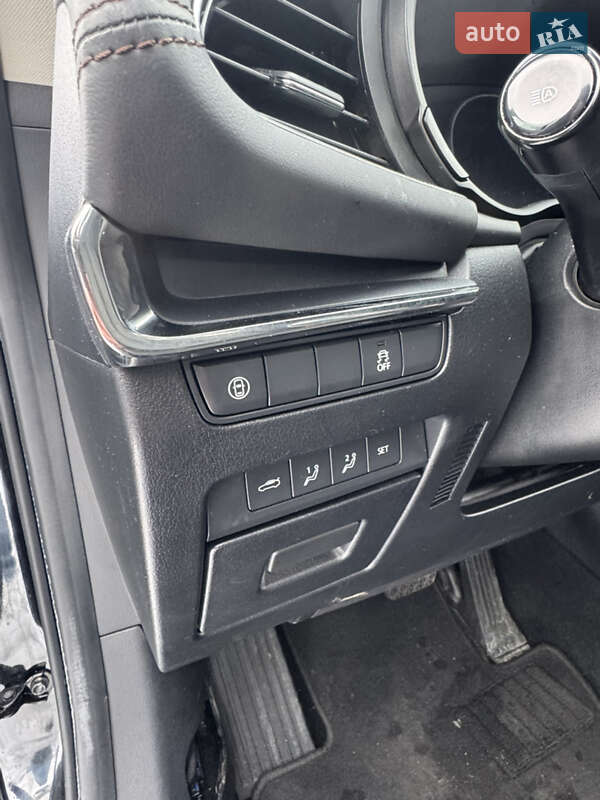 Седан Mazda 3 2019 в Києві