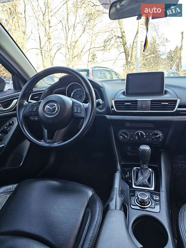 Седан Mazda 3 2016 в Києві