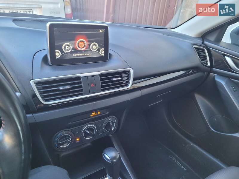 Седан Mazda 3 2015 в Києві