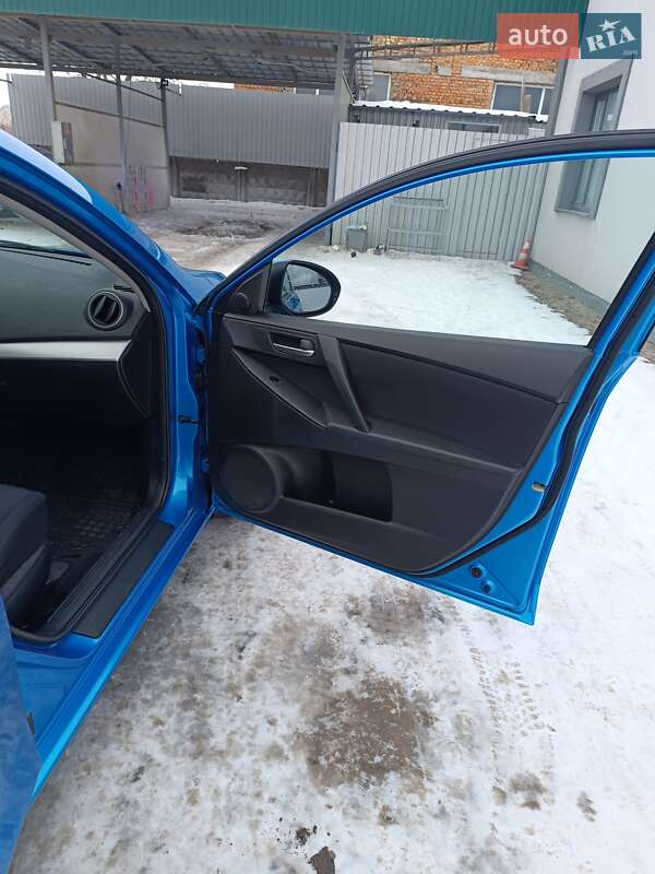 Хетчбек Mazda 3 2009 в Теофіполі