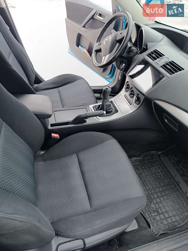 Хетчбек Mazda 3 2009 в Теофіполі