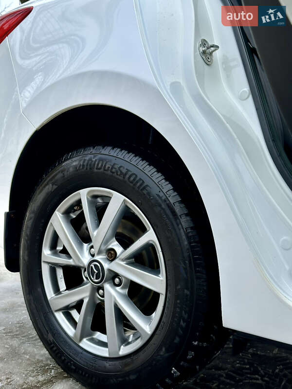 Седан Mazda 3 2015 в Киеве фото 14 Седан Mazda 3 2015 в Киеве
