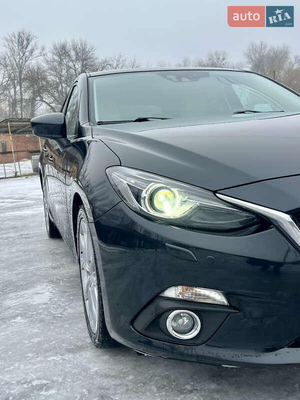 Хетчбек Mazda 3 2015 в Валках