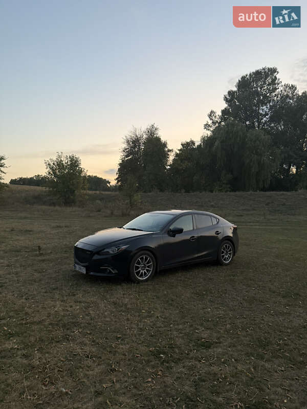Седан Mazda 3 2015 в Миргороді