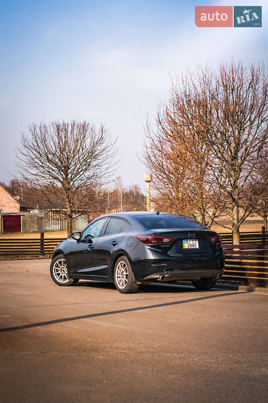 Седан Mazda 3 2015 в Миргороді