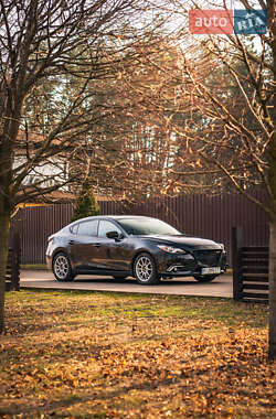Седан Mazda 3 2015 в Миргороді