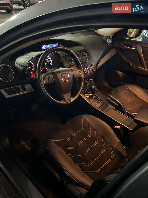 Седан Mazda 3 2011 в Киеве