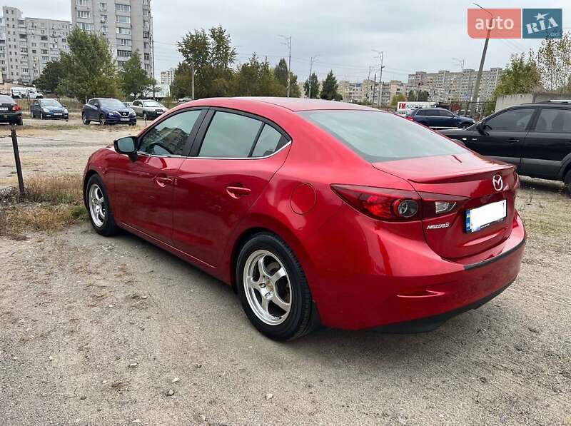 Седан Mazda 3 2014 в Киеве