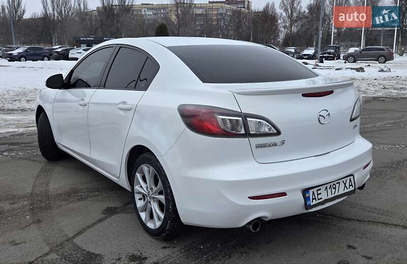 Седан Mazda 3 2010 в Дніпрі