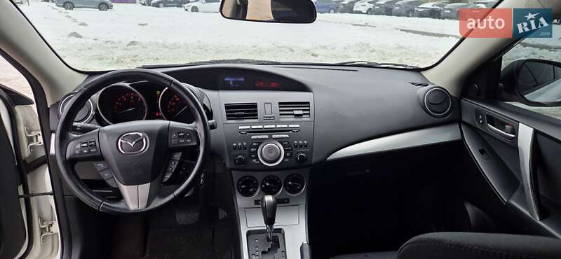 Седан Mazda 3 2010 в Дніпрі