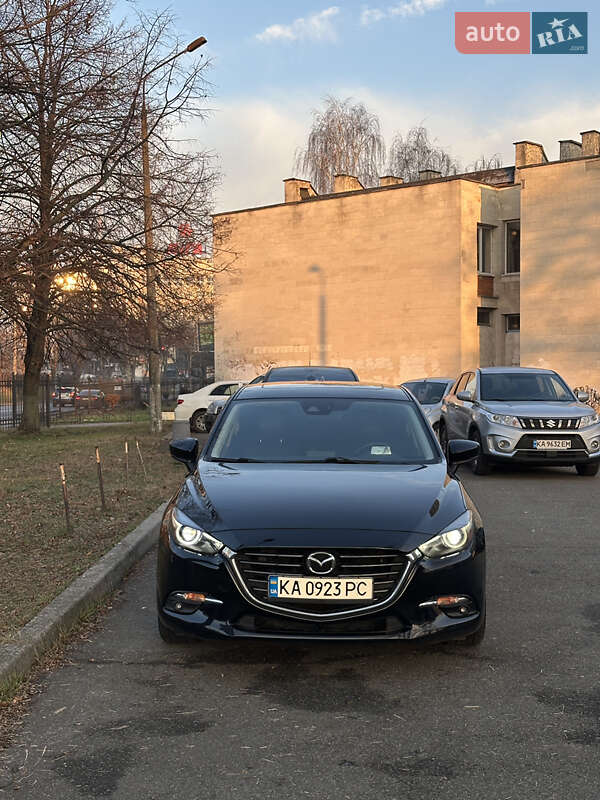Хэтчбек Mazda 3 2017 в Киеве фото Хэтчбек Mazda 3 2017 в Киеве