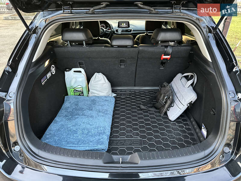 Хэтчбек Mazda 3 2017 в Киеве фото 16 Хэтчбек Mazda 3 2017 в Киеве