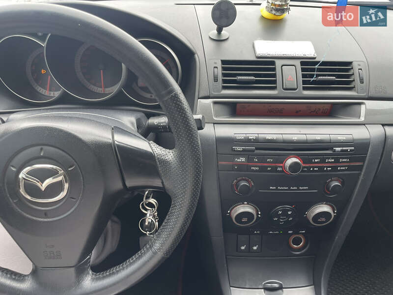 Седан Mazda 3 2005 в Ірпені
