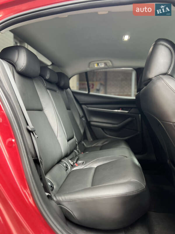 Седан Mazda 3 2022 в Николаеве