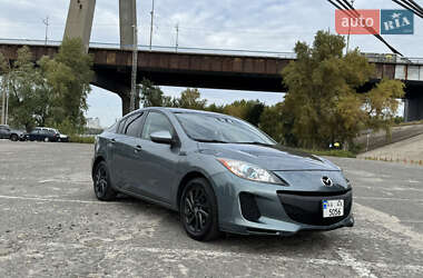 Седан Mazda 3 2013 в Киеве