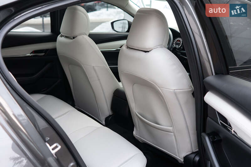 Седан Mazda 3 2020 в Киеве