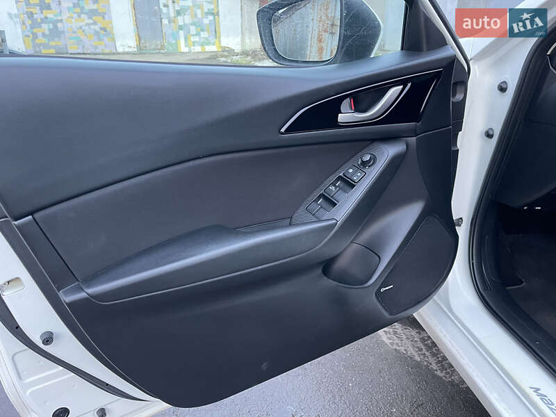 Седан Mazda 3 2014 в Одесі