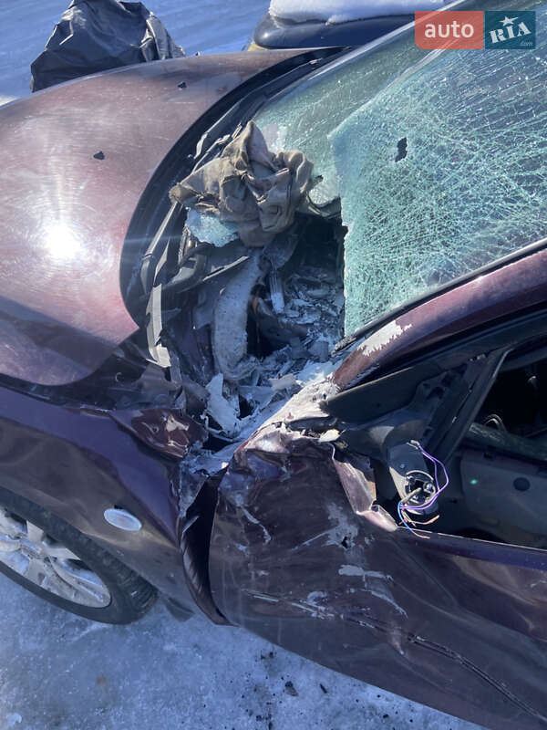 Хэтчбек Mazda 3 2006 в Обухове