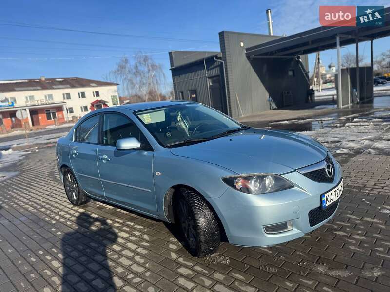 Седан Mazda 3 2008 в Березане