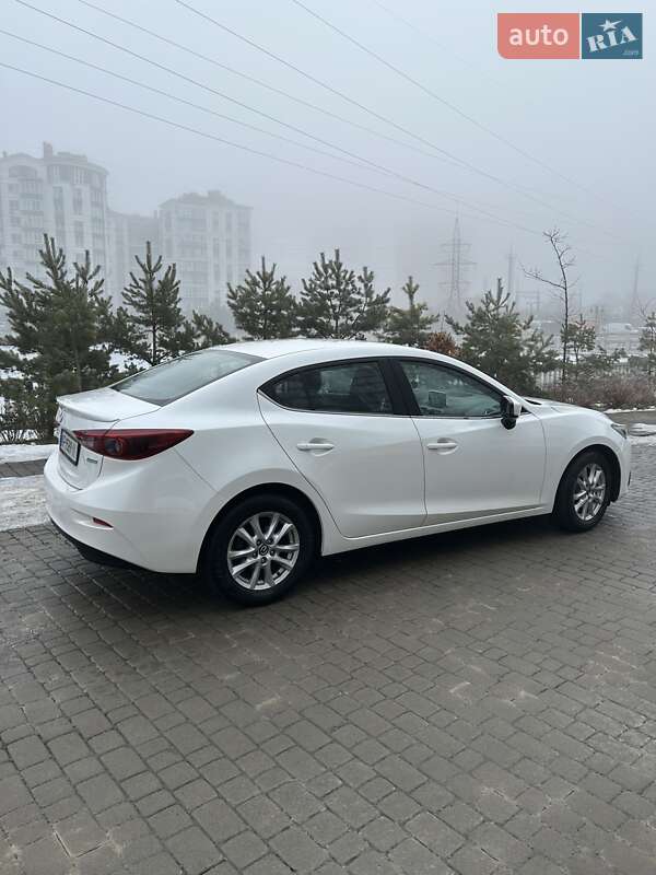 Седан Mazda 3 2015 в Івано-Франківську