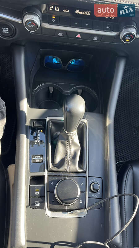 Седан Mazda 3 2021 в Киеве