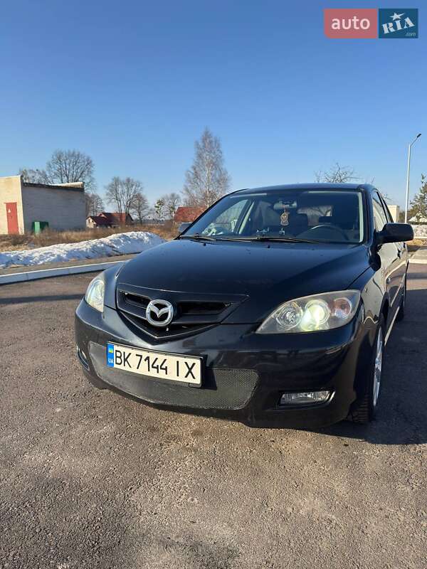 Хэтчбек Mazda 3 2007 в Сарнах