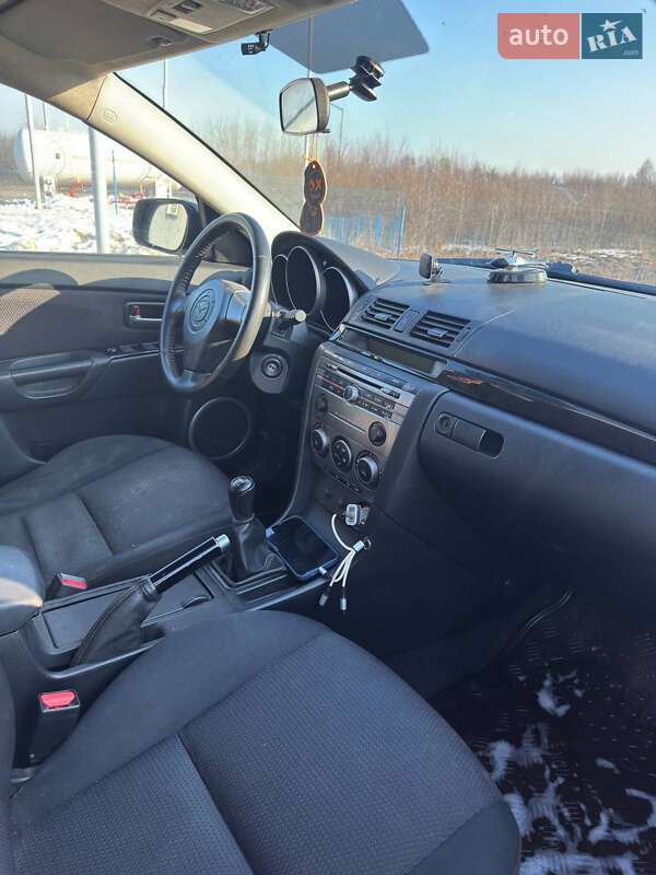 Хэтчбек Mazda 3 2007 в Сарнах