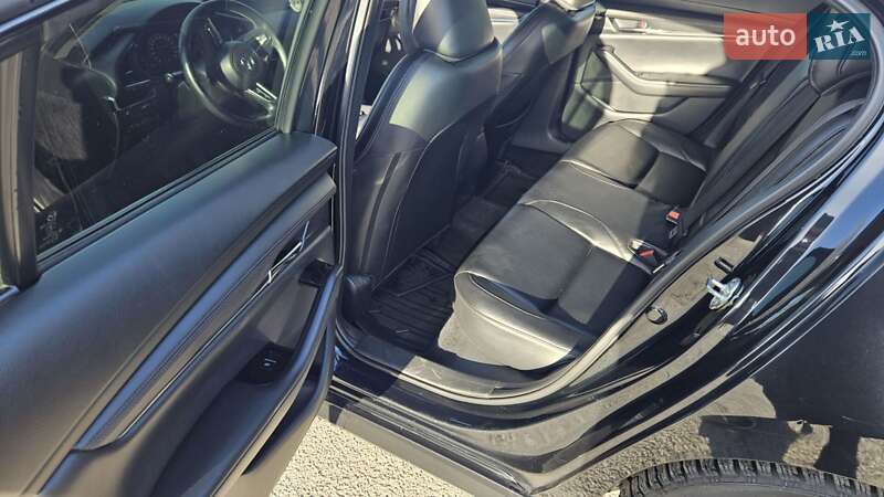 Седан Mazda 3 2018 в Запорожье