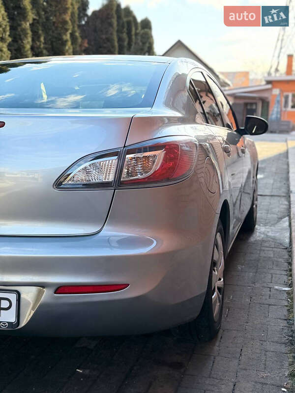 Седан Mazda 3 2013 в Києві