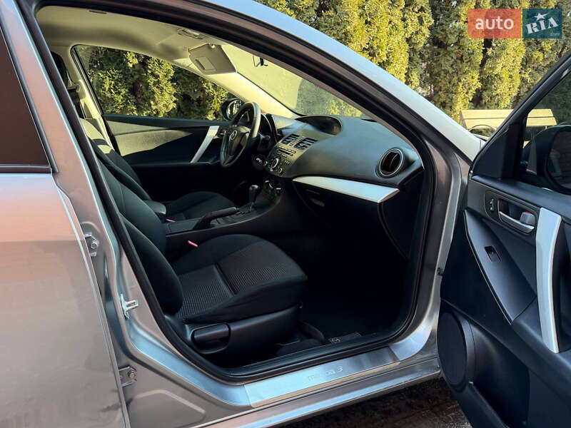 Седан Mazda 3 2013 в Києві