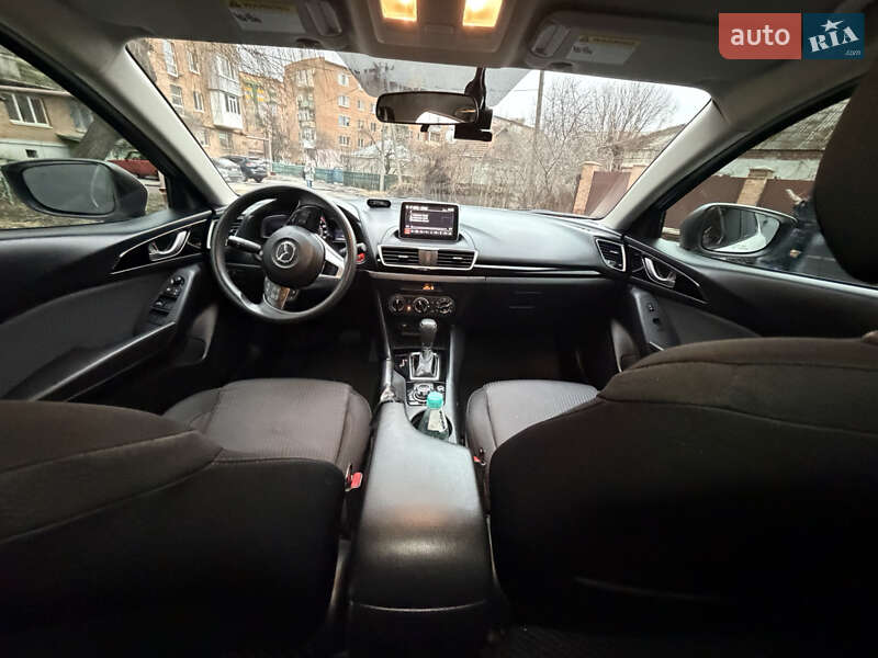 Седан Mazda 3 2016 в Полтаве