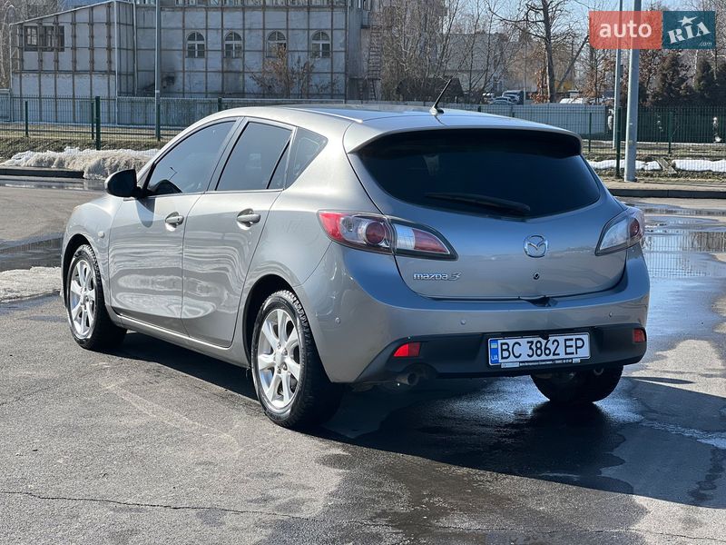 Хэтчбек Mazda 3 2011 в Львове