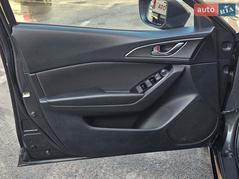 Хетчбек Mazda 3 2017 в Києві фото 14 Хетчбек Mazda 3 2017 в Києві