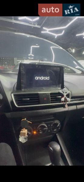 Седан Mazda 3 2015 в Днепре