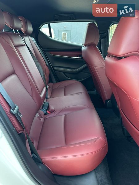 Хэтчбек Mazda 3 2024 в Киеве