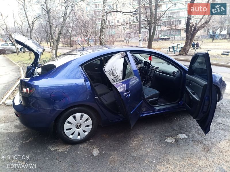 Седан Mazda 3 2006 в Кривом Роге