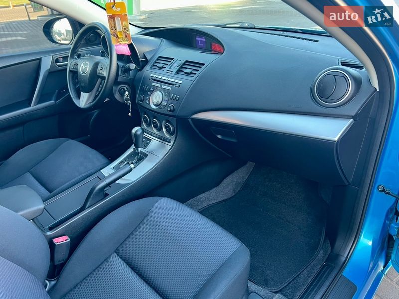 Хэтчбек Mazda 3 2010 в Житомире