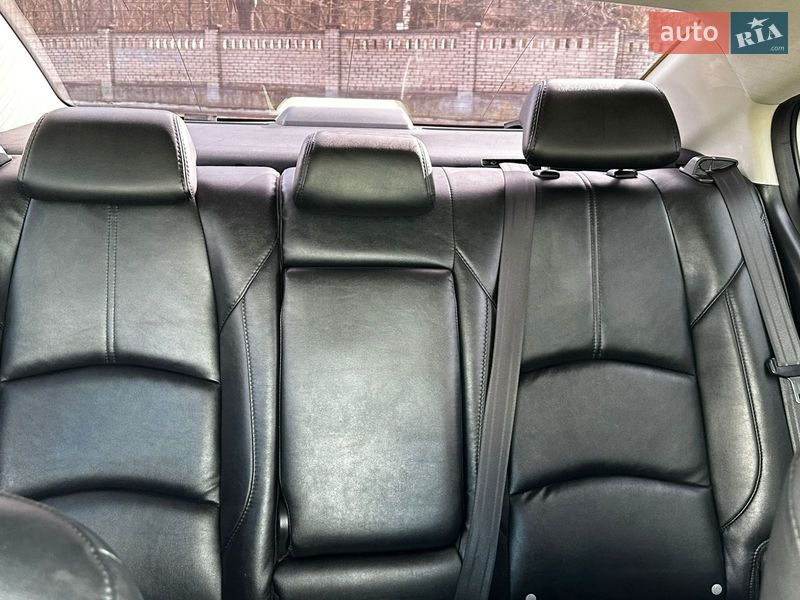 Седан Mazda 3 2016 в Виннице