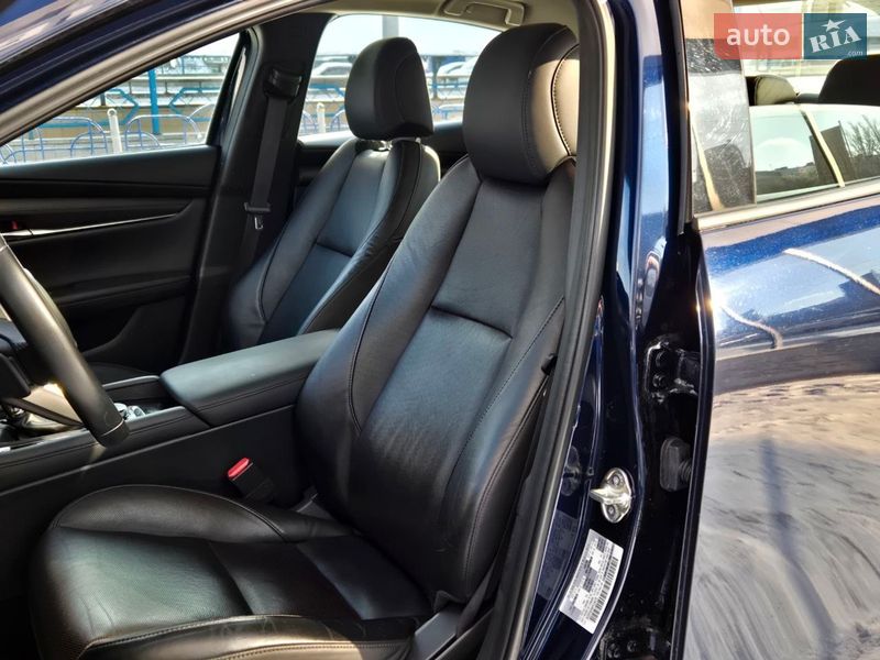 Седан Mazda 3 2019 в Киеве