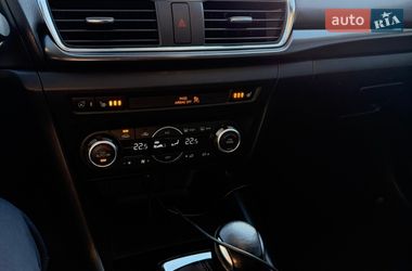 Хэтчбек Mazda 3 2017 в Днепре