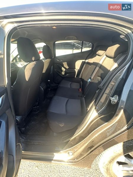 Хэтчбек Mazda 3 2017 в Днепре